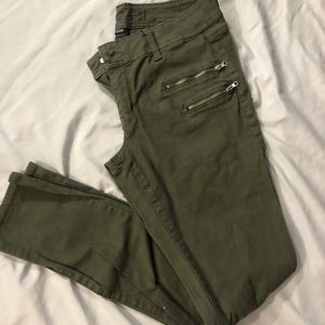 Juniors skinny jeans